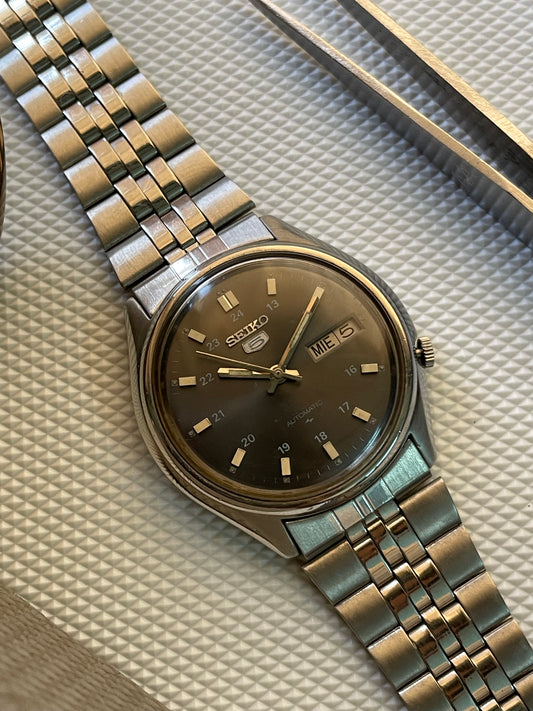 Vintage Seiko 5 Automatic 7009-4041