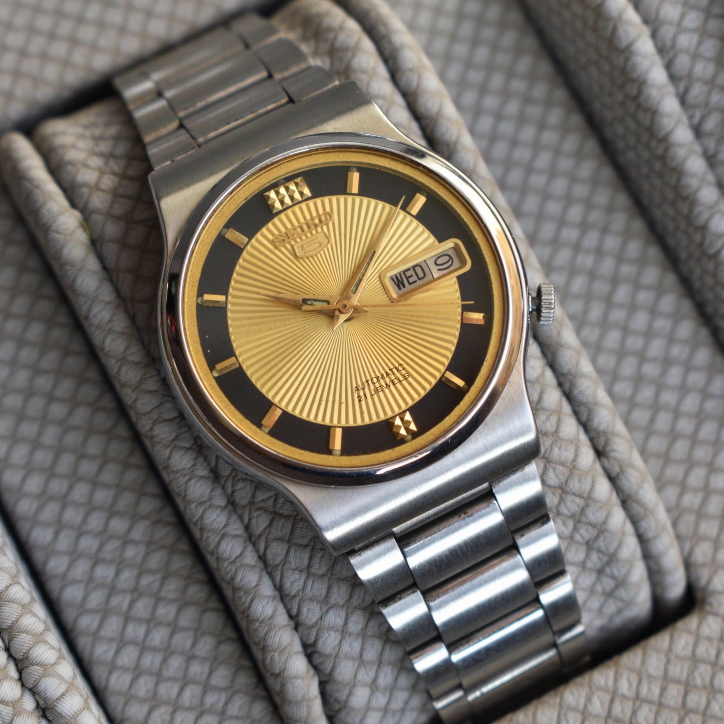 Seiko 5 Automatic Golden Sun 7009-3040
