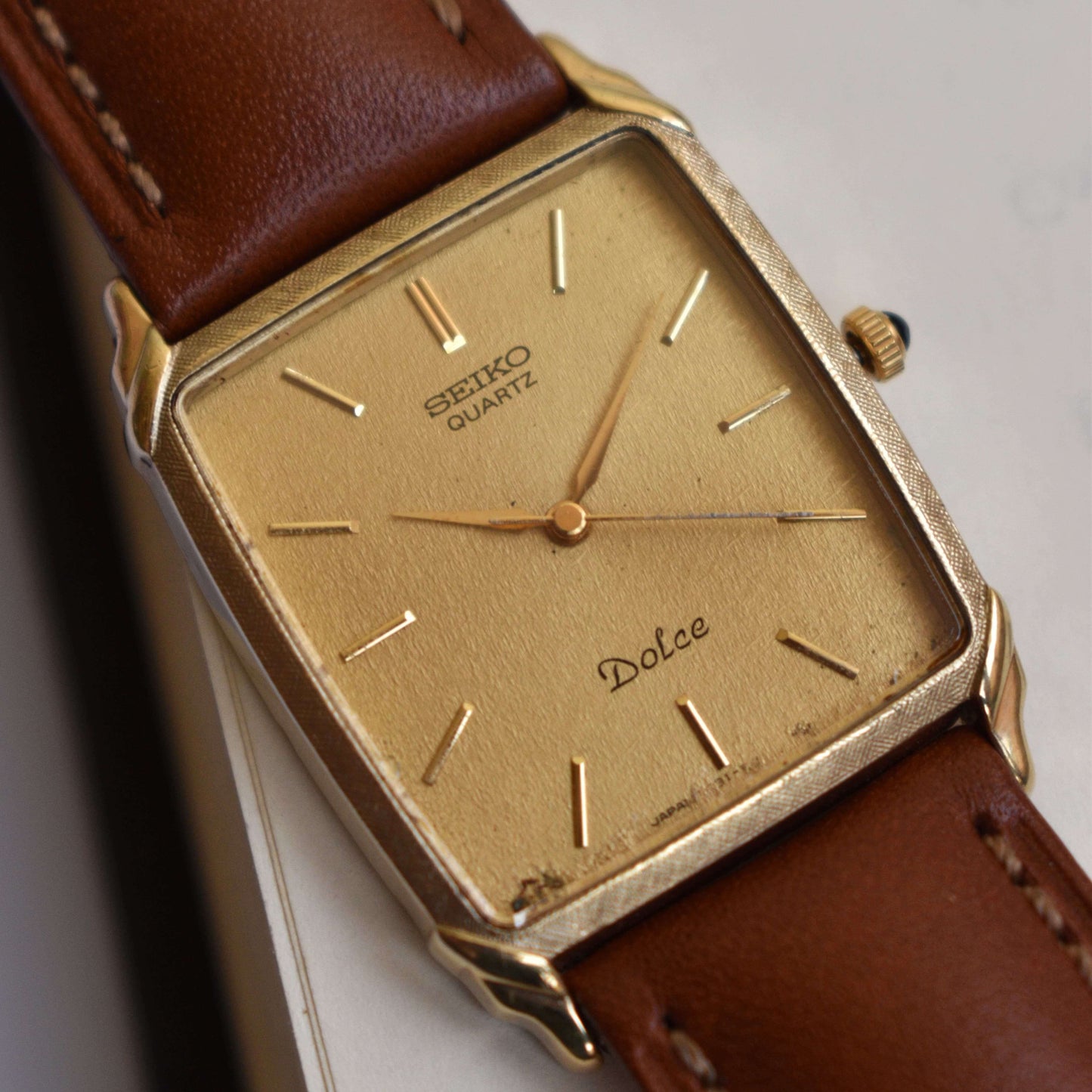 Seiko Dolce – 14K Solid Gold Case & Snowflake Dial – Premium Vintage from Zaeem Watches