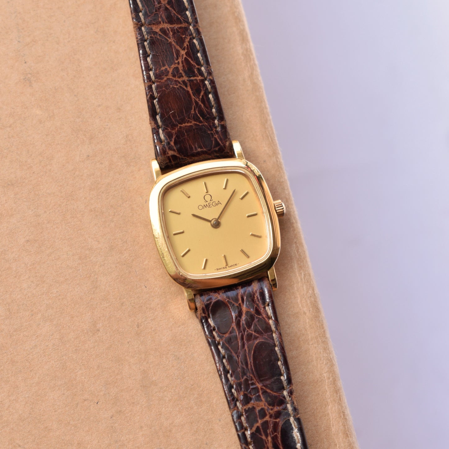 Omega Deville Golden Cushion Case 195.0077
