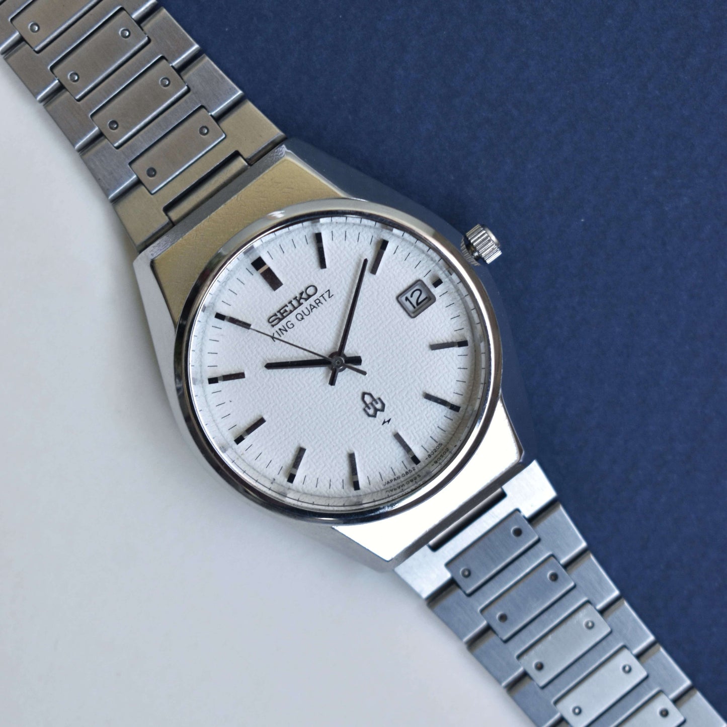 Seiko King Quartz – White Textured Dial – Precision Watch from Zaeem Watches