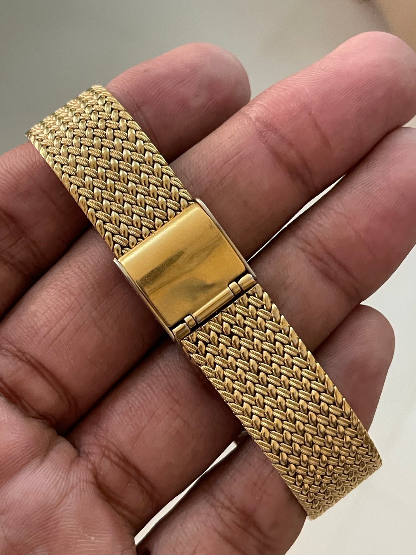 Nivada Yellow Gold Quartz
