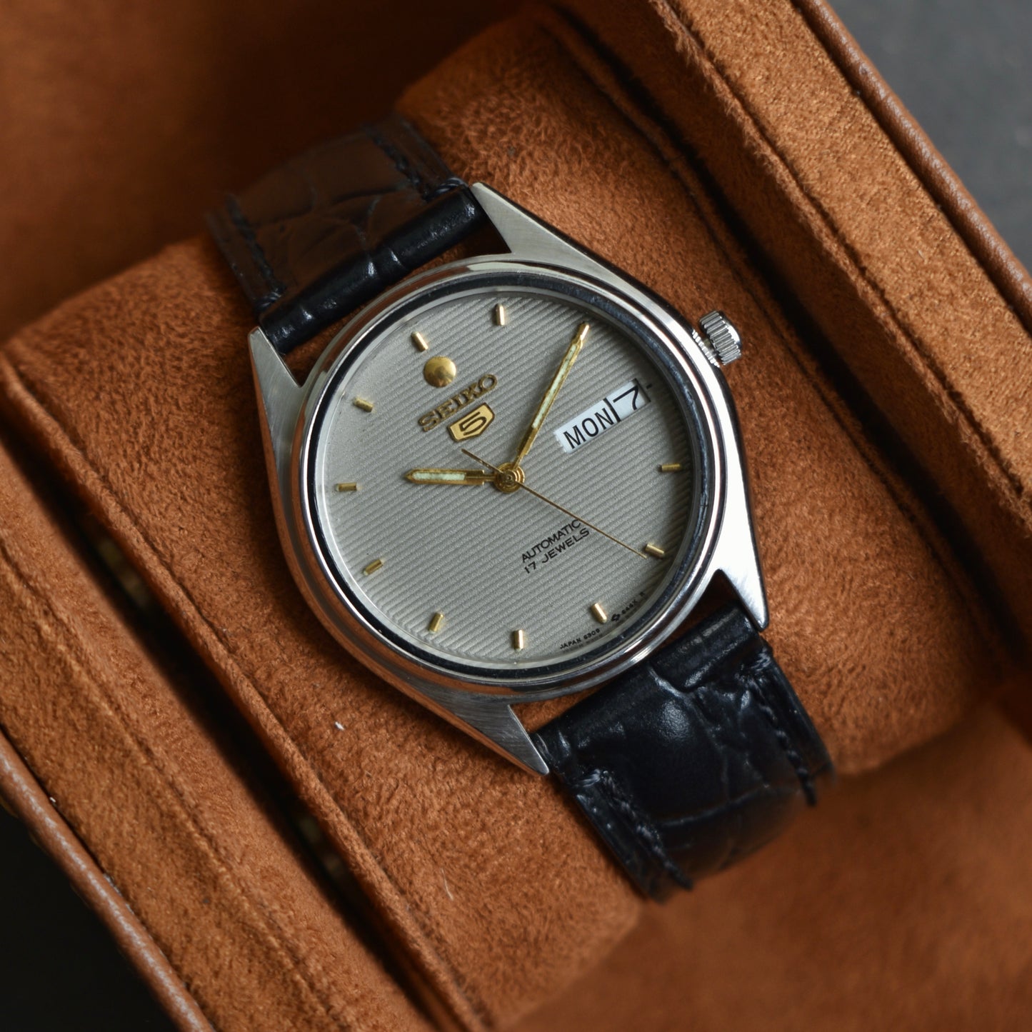 Vintage Seiko 5 Automatic Grey Linen Dial