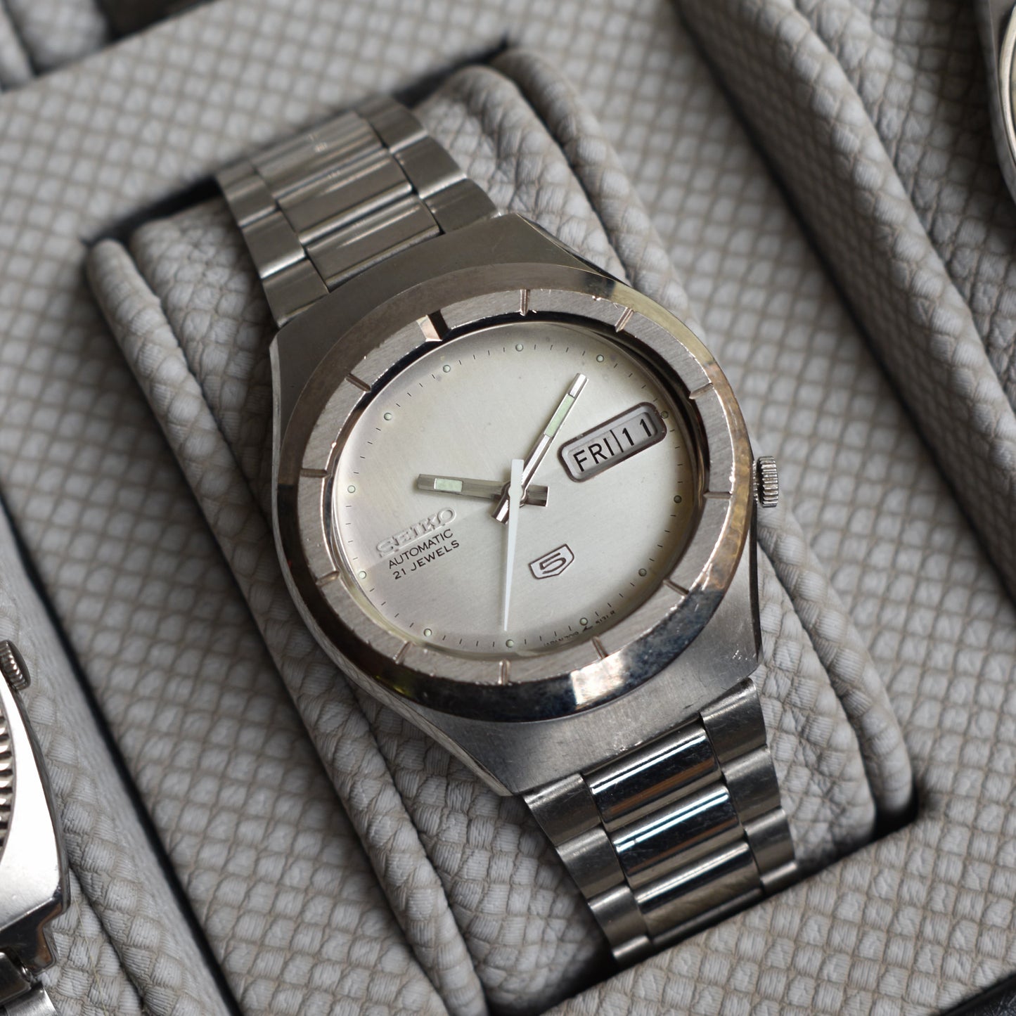 Vintage Seiko 5 Automatic 7009-5250