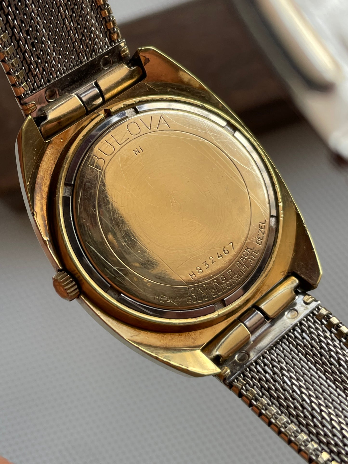 Bulova Sea King Automatic Watch – Gold Plated with Linen Dial – Vintage Style from Zaeem Watches