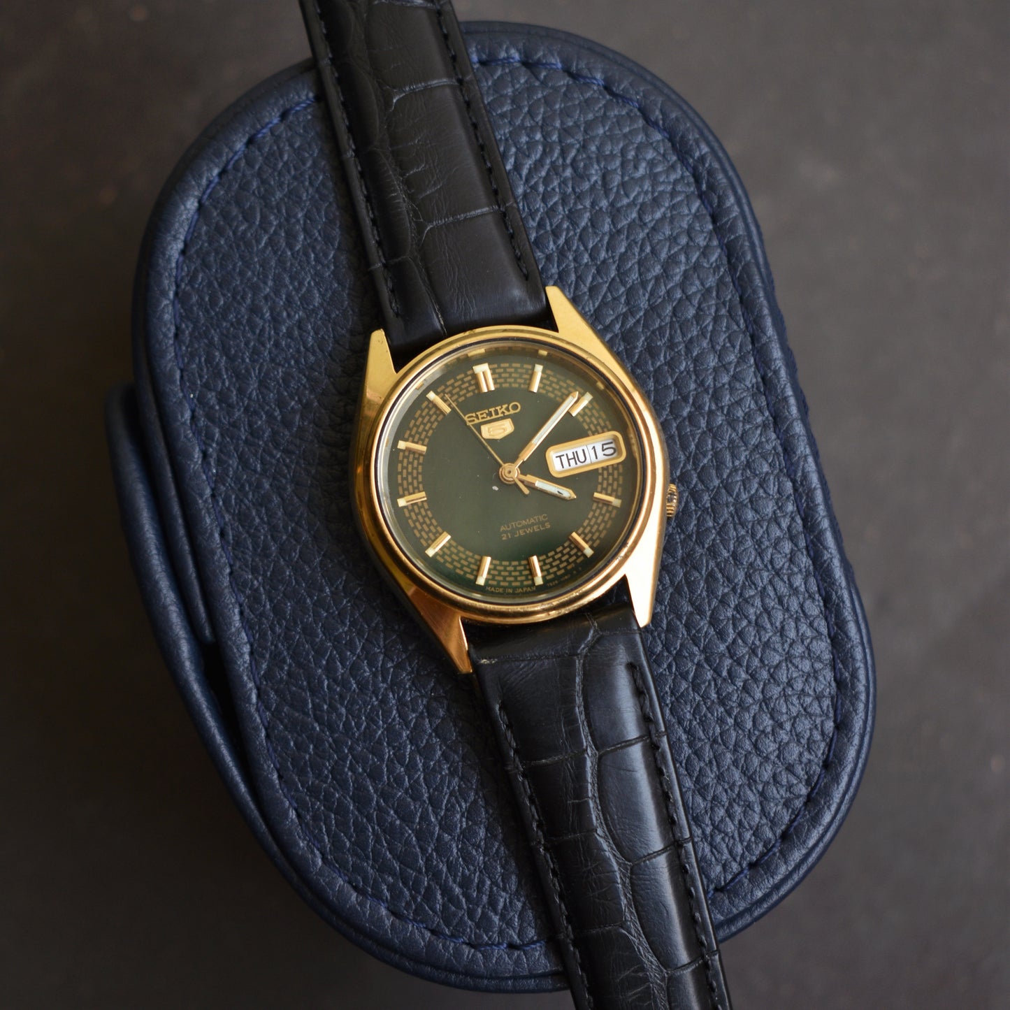 Vintage Seiko 5 Automatic Black/Golden