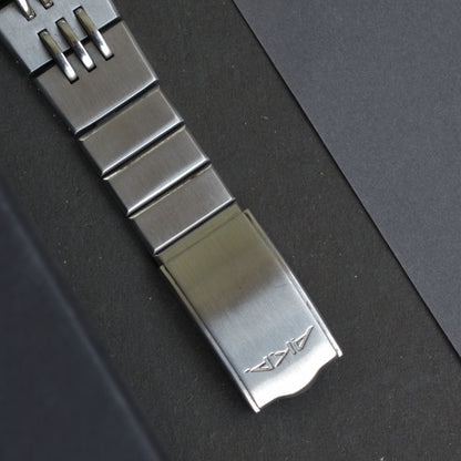 Vintage Seiko Alba Bullhead – V707-0A20