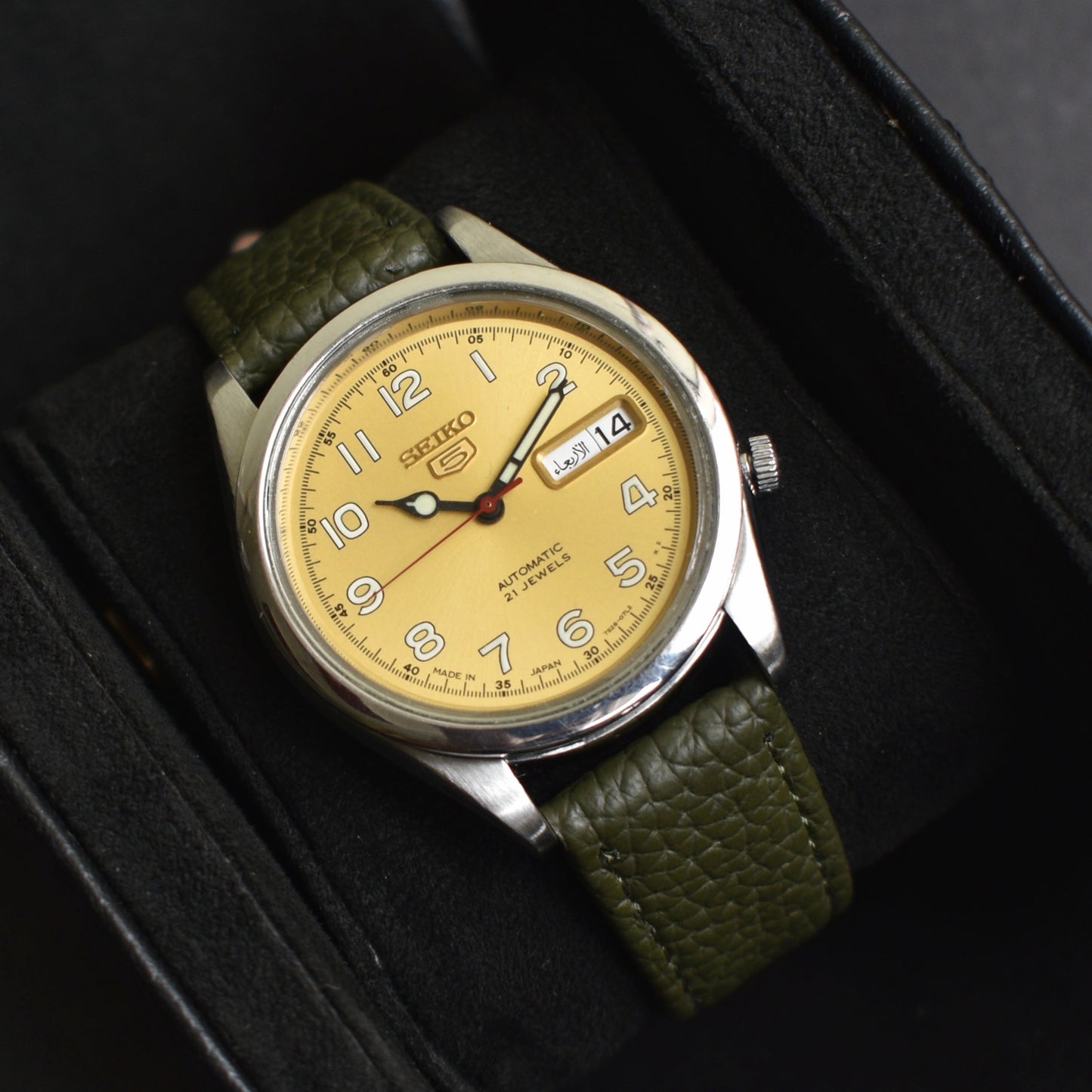 Seiko 5 Automatic Champagne Numeriz Dial