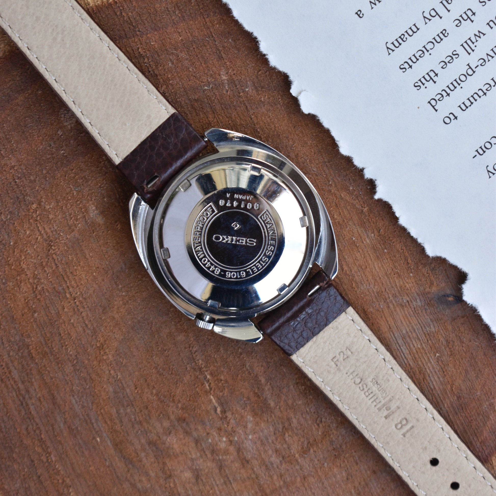 Seiko 5 Actus – Automatic Watch with C-Shaped Case – Retro Style from Zaeem Watches
