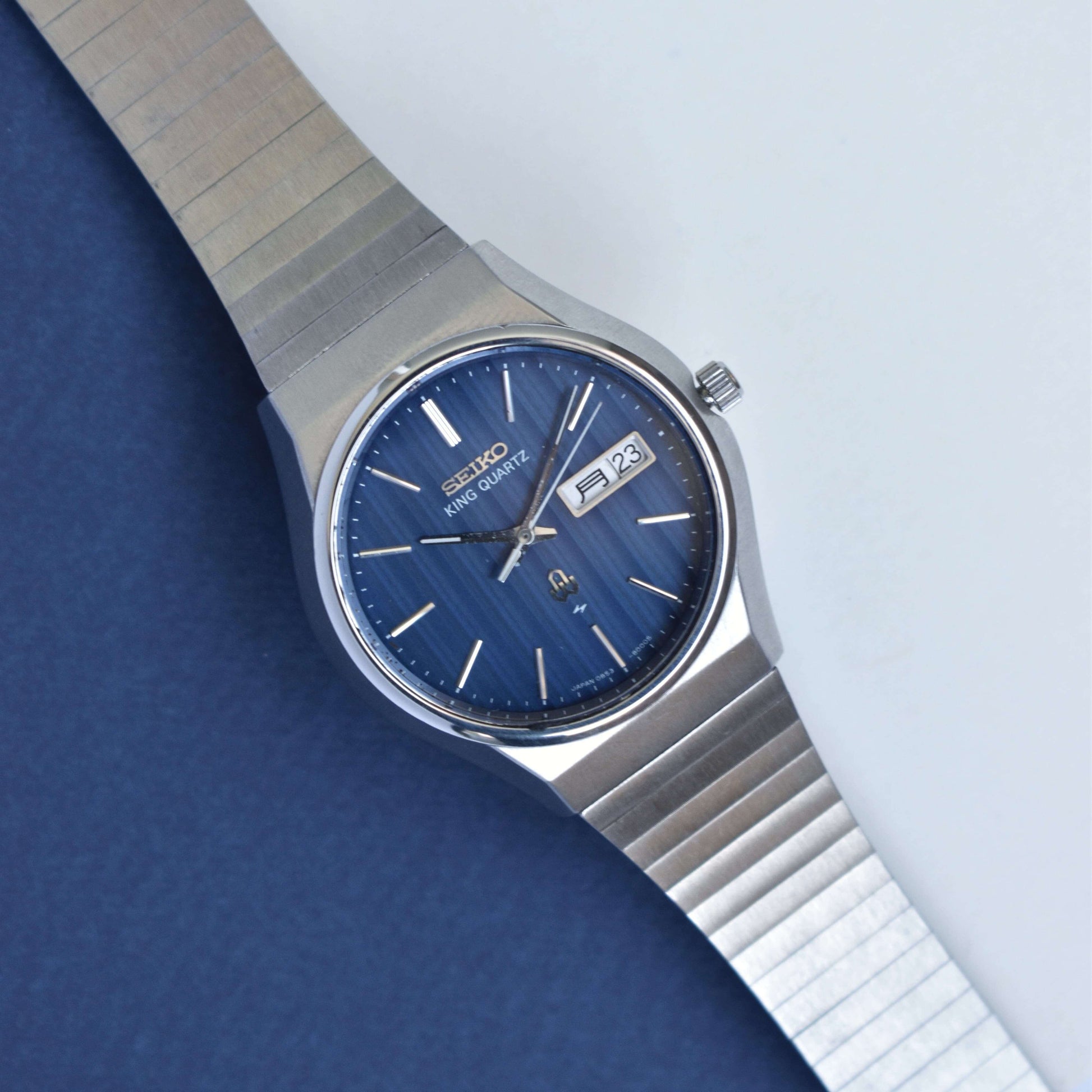 Seiko King Quartz – Blue Linen Dial – Vintage Sophistication from Zaeem Watches