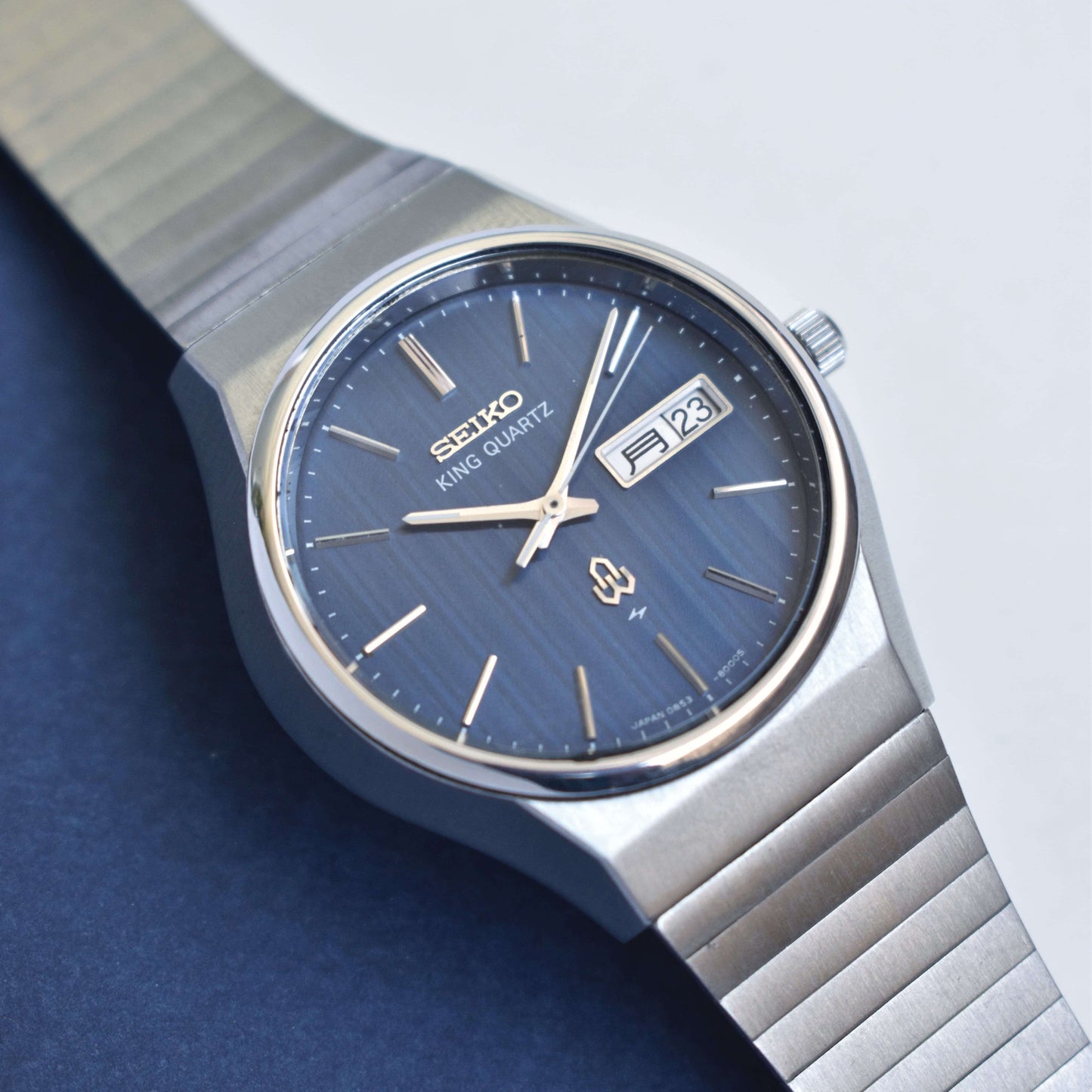 Seiko King Quartz – Blue Linen Dial – Vintage Sophistication from Zaeem Watches