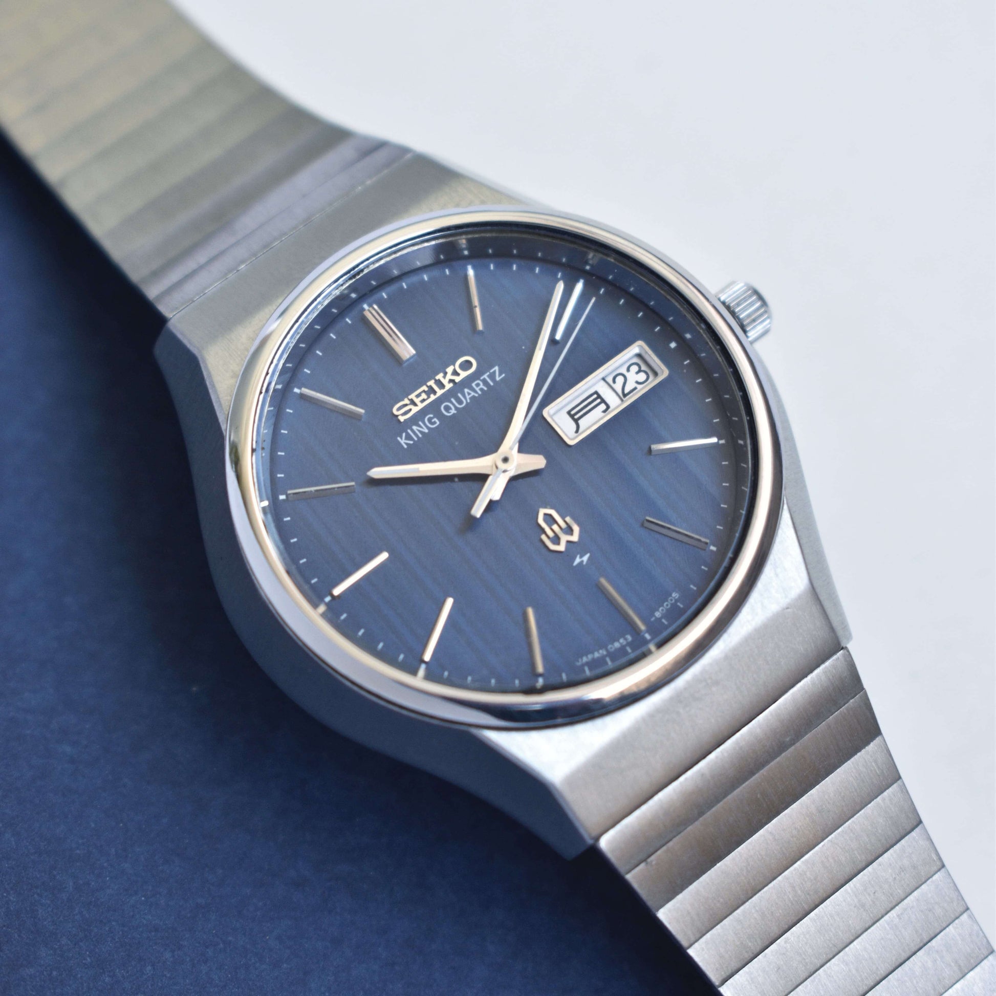 Seiko King Quartz – Blue Linen Dial – Vintage Sophistication from Zaeem Watches