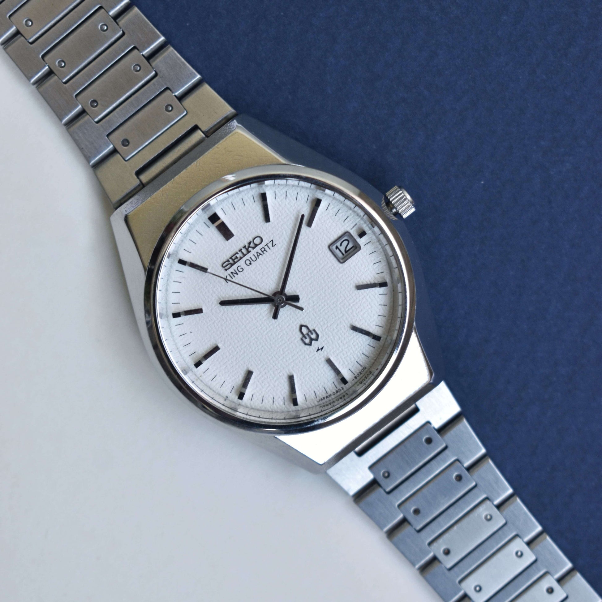 Seiko King Quartz – White Textured Dial – Precision Watch from Zaeem Watches