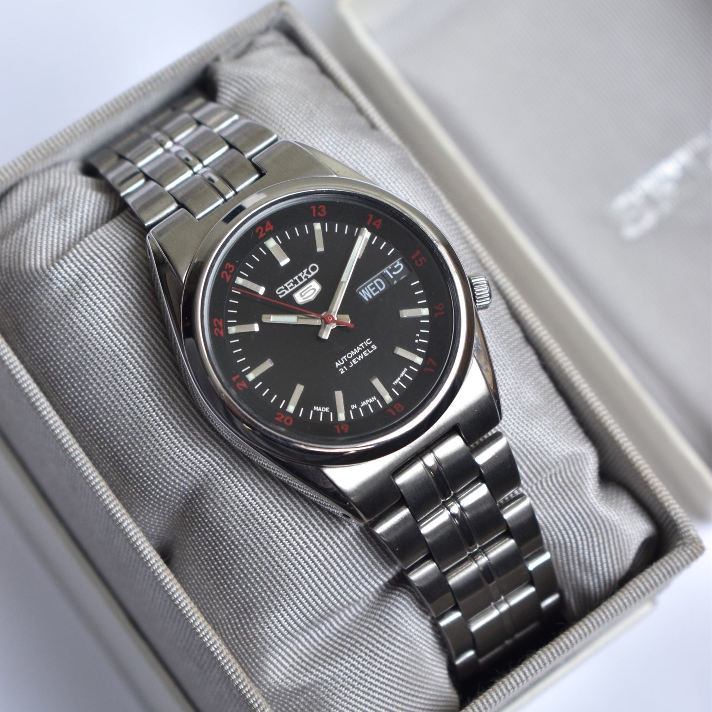 NOS Seiko 5 Automatic SNK569 W/Box