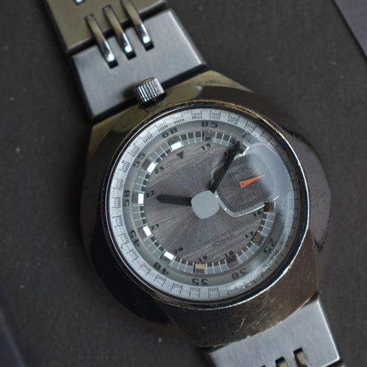 Vintage Seiko Alba Bullhead – V707-0A20