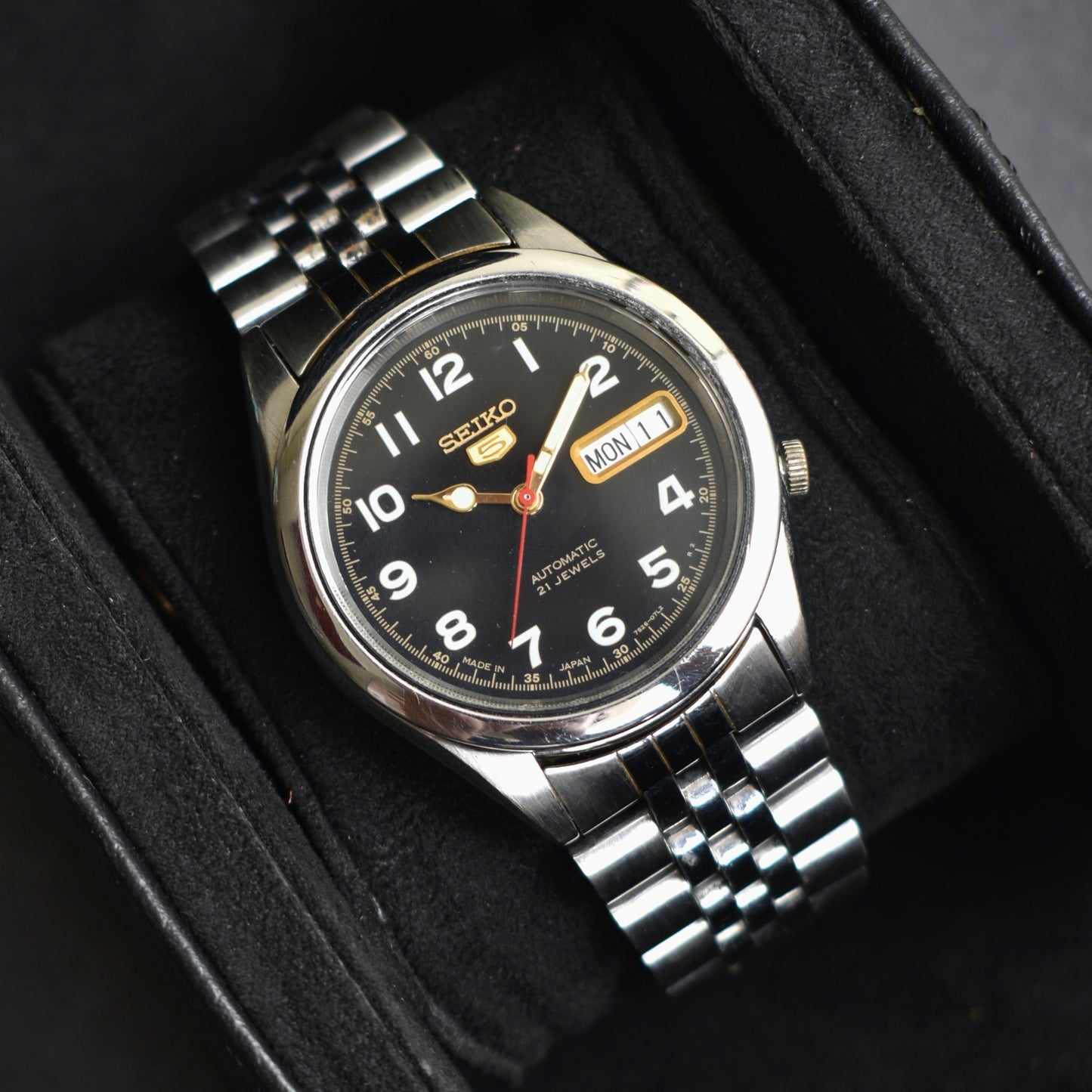 Seiko 5 Automatic Numeric Dial - Jubilee Bracelet