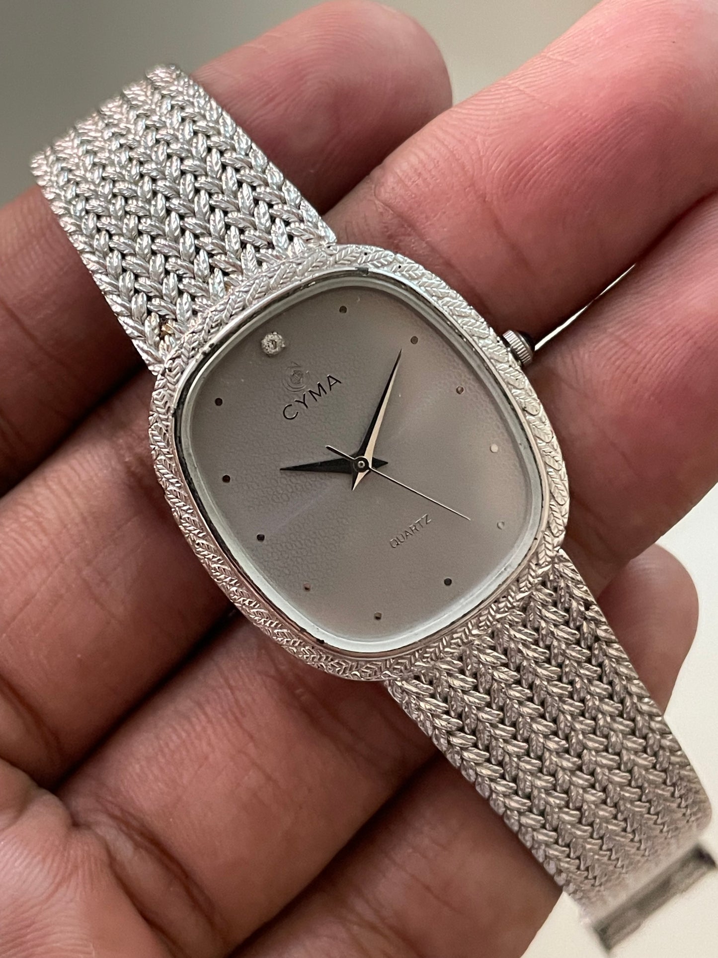 Swiss Cyma Lelocle Quartz
