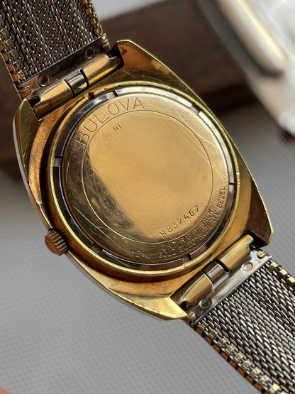 Bulova Sea King Automatic Watch – Gold Plated with Linen Dial – Vintage Style from Zaeem Watches