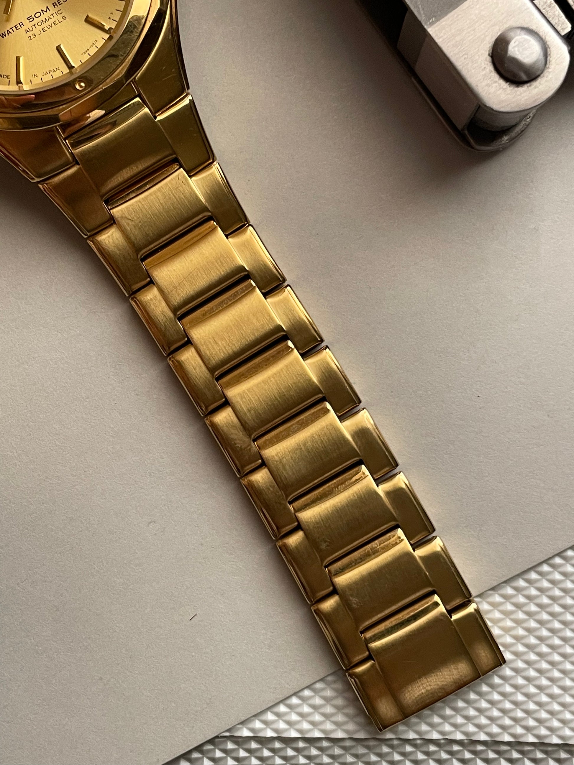 New Old Stock Seiko 5 Automatic Watch – With Original Box – Collector’s Piece from Zaeem Watches
