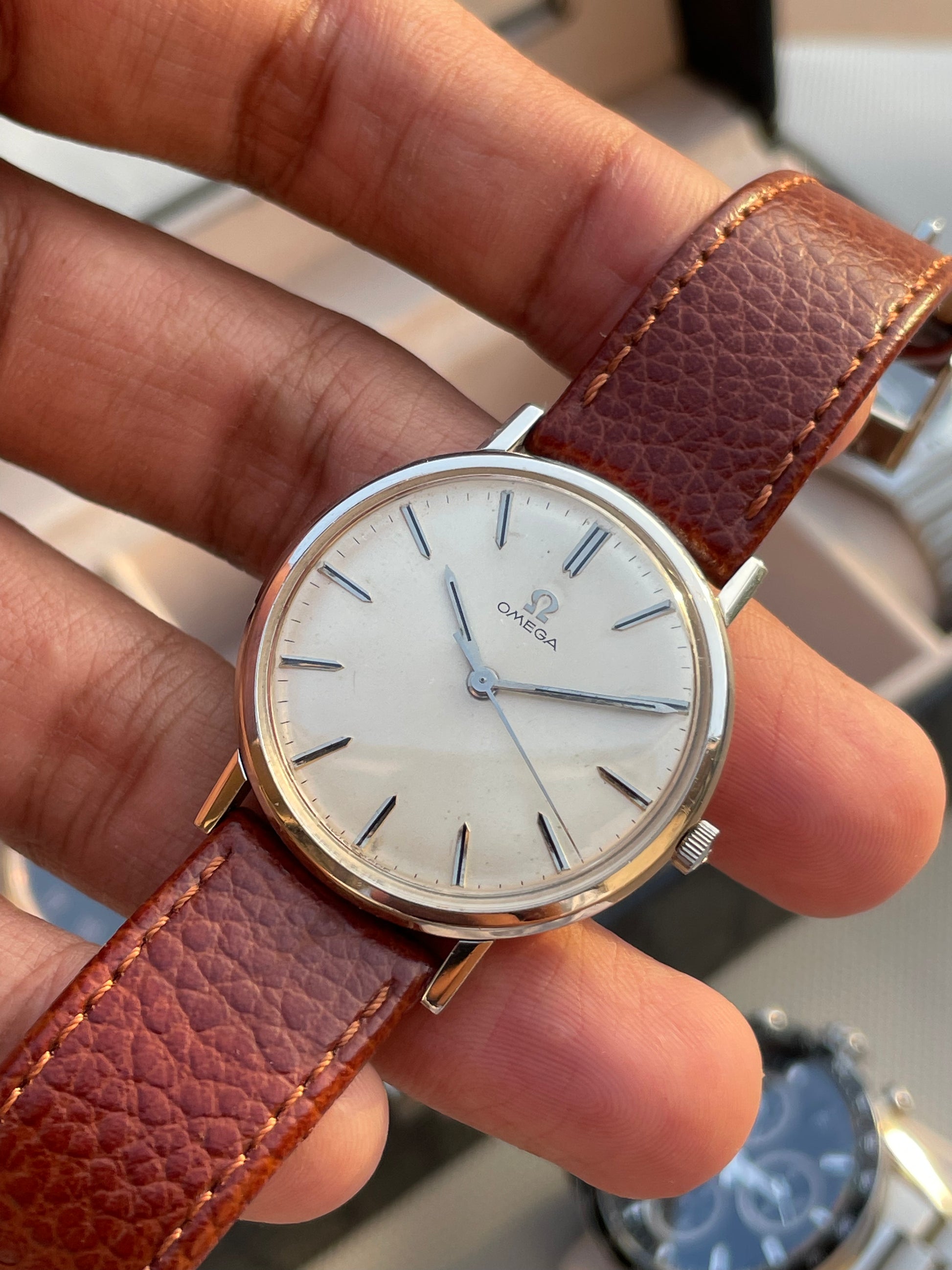 Omega Geneve Manual Wind – Elegant Vintage Swiss Watch from Zaeem Watches