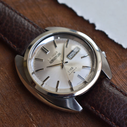 Seiko 5 Actus – Automatic Watch with C-Shaped Case – Retro Style from Zaeem Watches