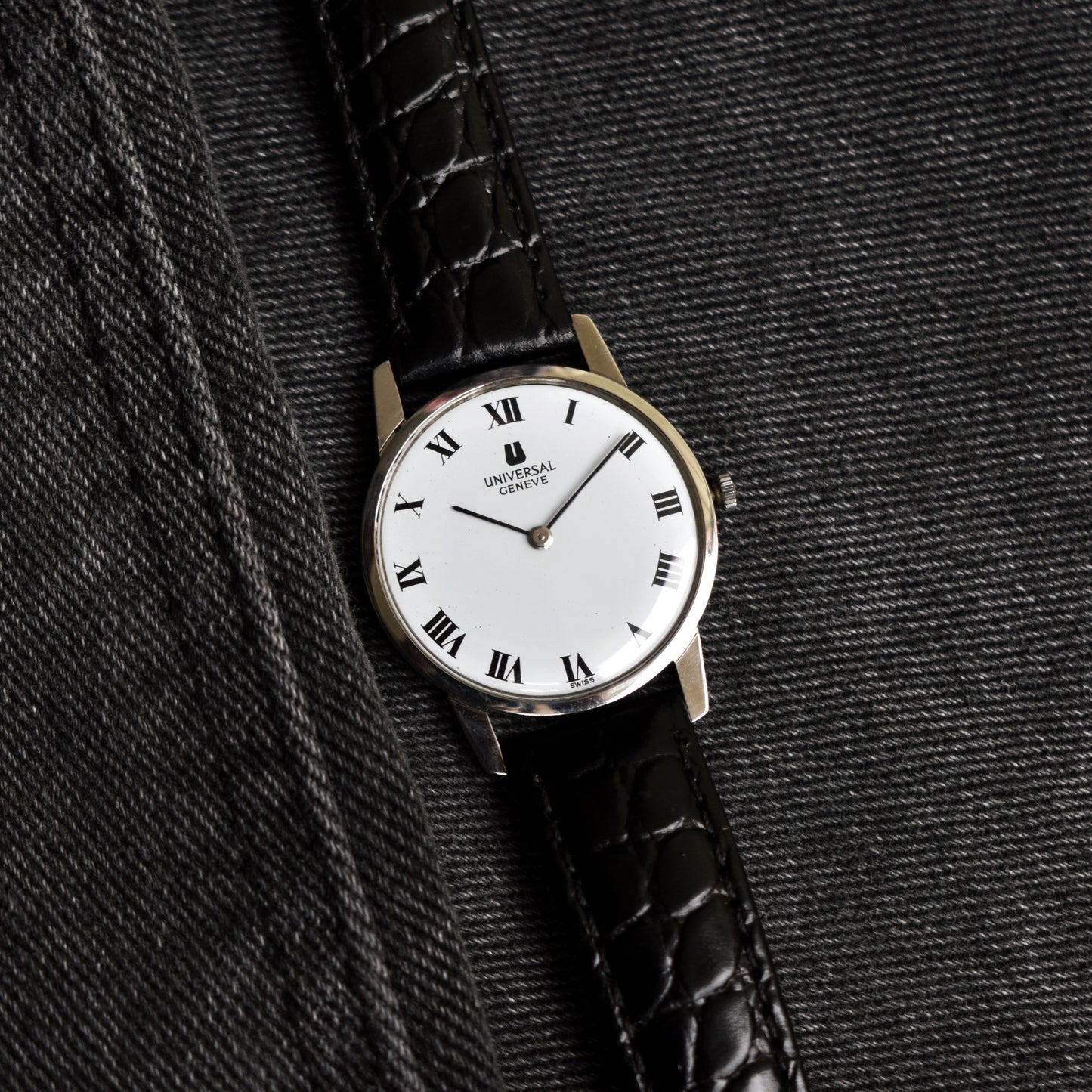 Vintage Universal Geneve 842101 Manual Wind Roman Numerals