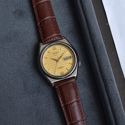 Vintage Seiko 5 Automatic 7009-8760 W/Strap